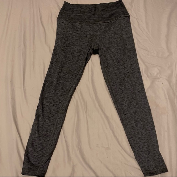 Victoria Secret Gray Capri Sport & Lounge Leggings - Picture 1 of 4